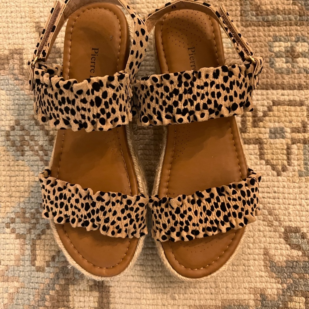 Pierre Dumas Sandals - Women’s size 8 - espadrille